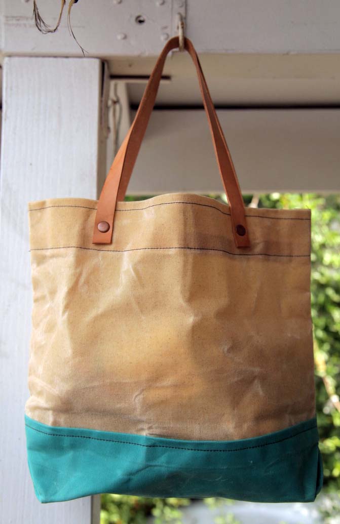 ON A LARK MARKET TOTE